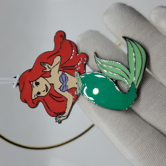 Hallmark Disney Wiggles Little Mermaid Princess Ariel Christmas Ornament - Picture 5 of 12